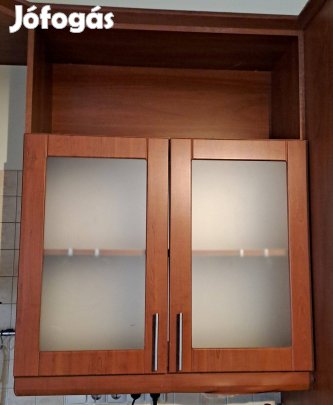 Faliszekrény, polcos, üvegajtós