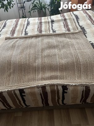 Faliszönyeg drapp színű