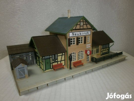Faller - "Neukirch" -vasútállomás komplet - H0 - ( F-41)
