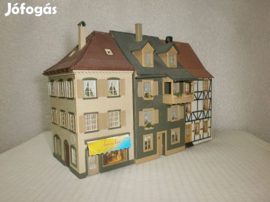 Faller-városi emeletes lakoházak + üzletek - 1:87 - ( F-92)
