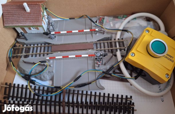 Faller vasúti sorompó összeszerelve eladó !