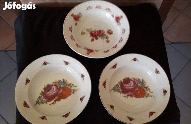 Falra akasztható porcelán tányérok II