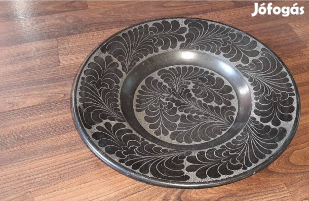 Falra akasztható tányér