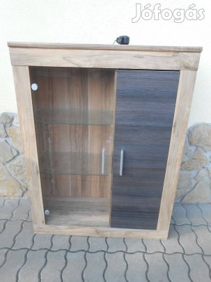 Falra is szerelhető modern design üveges szekrény LED polcvilágítással