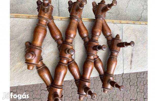 Falra szerelhető fafogas