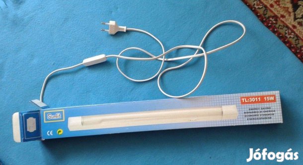 Falra szerelhető fluoreszkáló fénycsöves lámpa