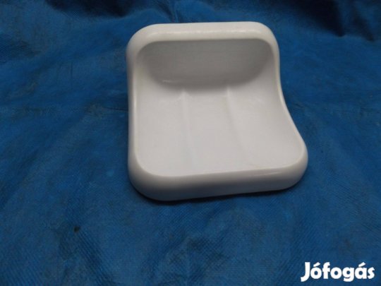 Falra szerelhető műanyag szappantartó