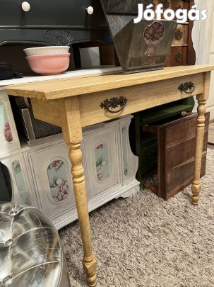 Falra szerelős 2 lábú fa konzolasztal 22000 ft eladó bp.17 ker