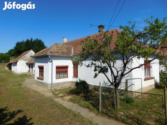 Falusi idill Hévíz mellett  hatalmas telek, nyugalom, lehetőségek