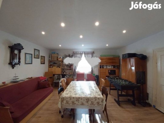 Falusi porta, családi ház