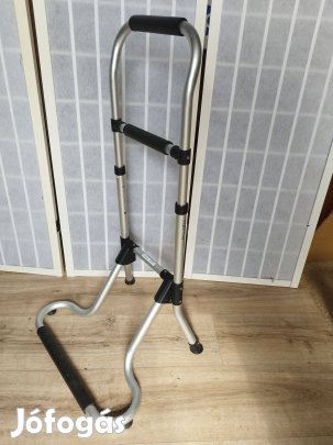 Famica alumínium járássegítő