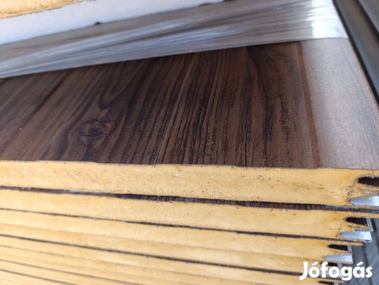 Famintás szendvicspanel (40 mm oldalpanel)