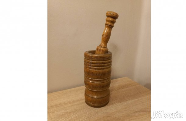 Famozsár 26 cm magas, tölgyfából készült, hibátlan állapotban eladó