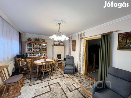 Farád - kétszintes, 3 szoba nappalis ház eladó