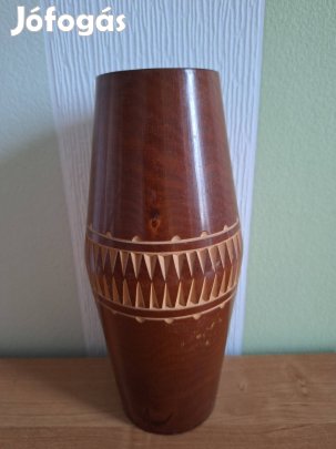 Faragott, 50 éves váza