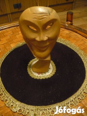 Faragott "arc" polc dísz