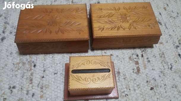 Faragott fa dísz dobozok gazdagon díszítve