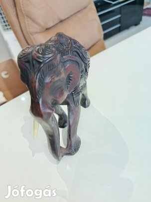 Faragott fa elefánt figurák - 2 db egyben eladó