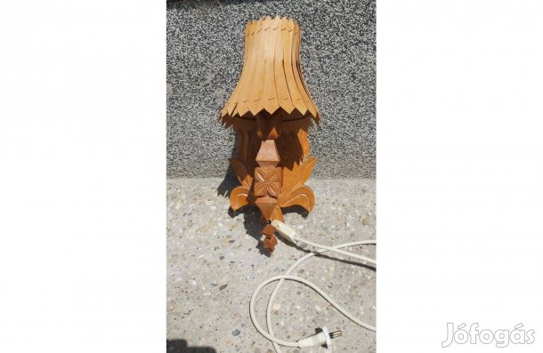 Faragott fa fali lámpa eladó