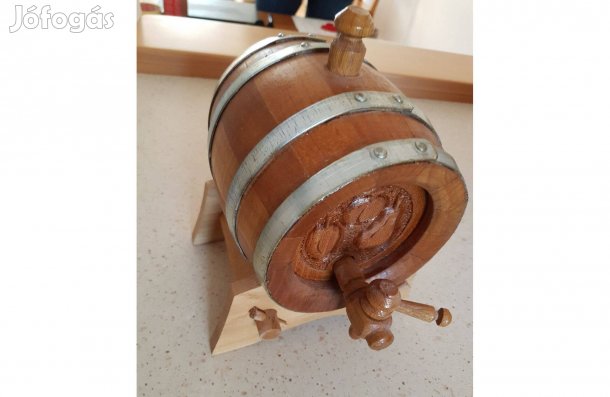 Faragott fa kishordó, Új