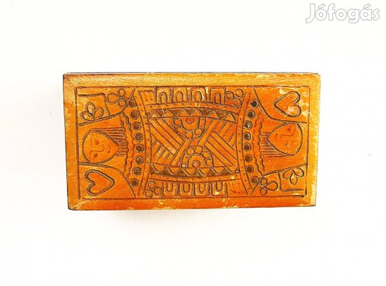 Faragott kártyatartó doboz