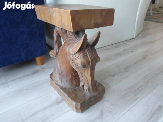 Faragott ló állvány, tömörfa virágtartó, posztamens, 50 cm magas