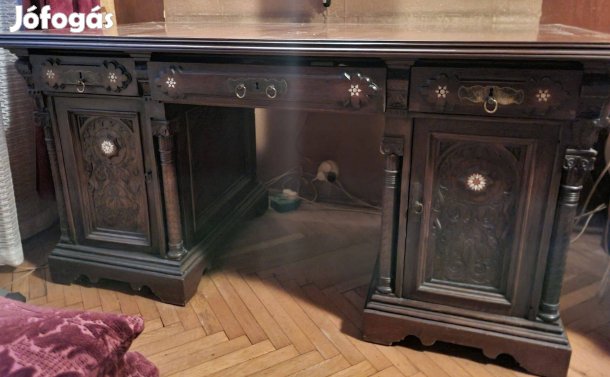 Faragott neoreneszánsz íróasztal