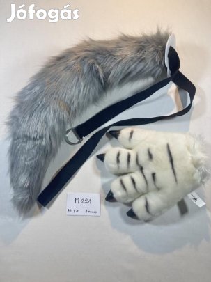 Farkas farok, mancs M221