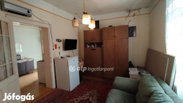 Farmosi 59 nm-es ház eladó