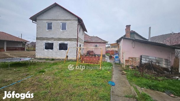 Farmosi eladó 126 nm-es ház