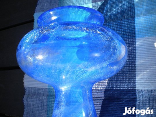 Fátyolüveg váza hibátlan ibolykék színben