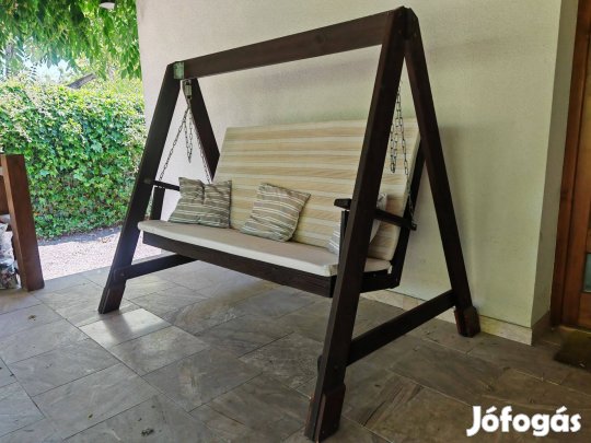 Favázas 3 személyes kerti hintaágy hinta ágy párnákkal szép állapotban