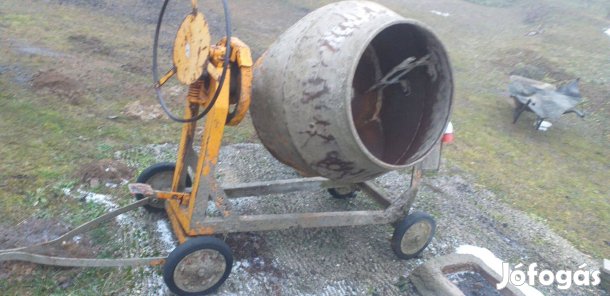 Favorit 250 betonkeverő eladó