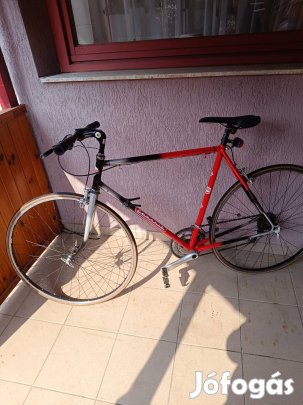 Favorit kerékpár újra építve eladó. 