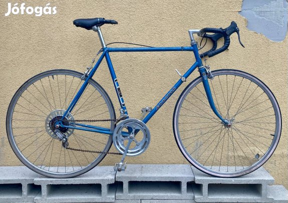 Favorite versenykerékpár eredeti alkatrészekkel