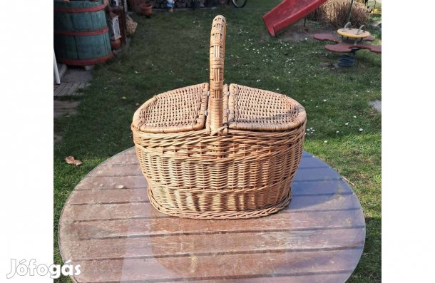Fedeles, fonott kosárka, kosár 12000 forintért eladó