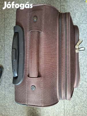 Fedélzeti, utazó börönd, koffer