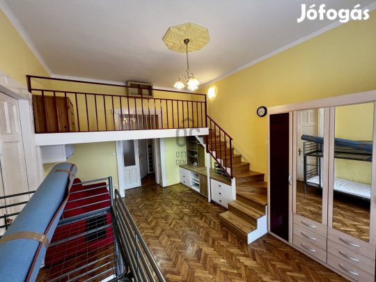 Fedezze fel Budapest szívében ezt a stílusos, 2 szobás lakást - az ott