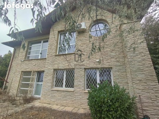 Fedezze fel álmai otthonát Csomád zöldövezeti részén 6 szobás  panorá