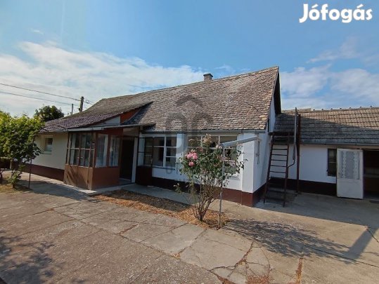 Fedezze fel álmai otthonát Gerjenben  3 szobás családi ház, ahol a ké