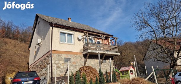 Fedezze fel álmai otthonát Piliszentléleken ( Pajkaszegen) : Tágas 3 s