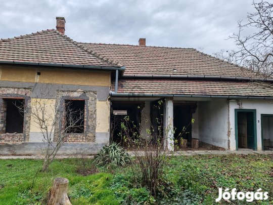 Fedezze fel álmai otthonát Tiszaföldváron  kényelmes 2 szobás ház vár