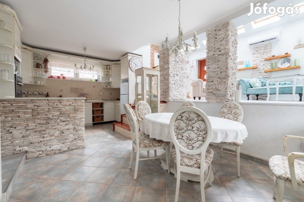 Fedezze fel álmai otthonát: 9 szobás családi ház Komárom Szőny városré