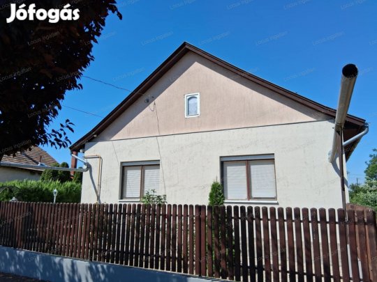 Fegyverneken 2002-ben épült 3 szobás családi ház eladó