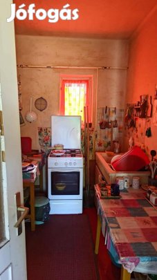 Fegyverneken ház telekkel keresi új gazdáját