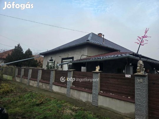 Fegyverneki 71 nm-es ház eladó