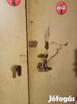 Fegyvertároló szekrény