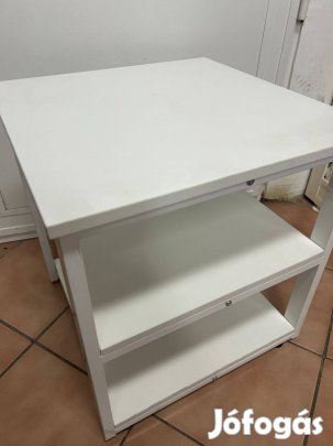 Fehér 3 szintes kisasztal