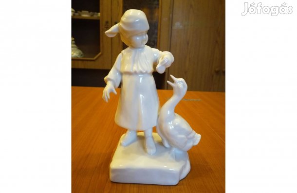 Fehér Herendi Libát etető, libás lány porcelán figura eladó!