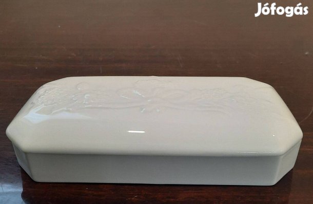 Fehér Herendi porcelán dombornyomott bonbonier eladó!